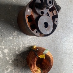 銅線と鉄塊、古いタイヤてっちんホイール付きの画像