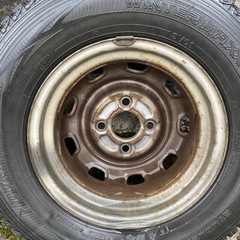 ダンロップスタッドレスタイヤ4本‼︎鉄ホイール付き145/12/6pr軽トラ、軽バンにの画像