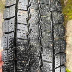 ダンロップスタッドレスタイヤ4本‼︎鉄ホイール付き145/12/6pr軽トラ、軽バンにの画像
