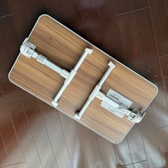 便利！折りたためるミニテーブルの画像