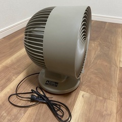 ±0（プラスマイナスゼロ） サーキュレーター XQS-W310 リモコン付きの画像