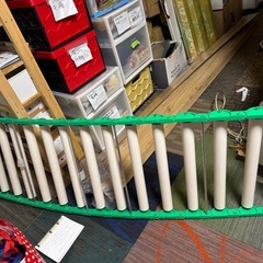 カーブも段差も使える連結式ローラーコンベアの画像