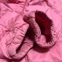 100【ユニクロ】ピンク フード付き ダウンコート　パーカー　フード取り外し可の画像