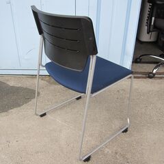 会議用チェア　破れ・ほつれあり　イトーキ製エレックチェア　ネイビーの画像