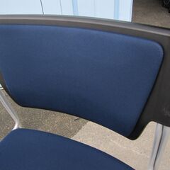 会議用チェア　ネイビー　イトーキ製エレックチェア　スタッキングチェアの画像