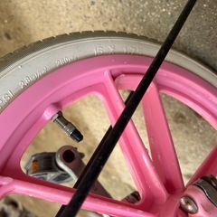 ピンクの一輪車　の画像