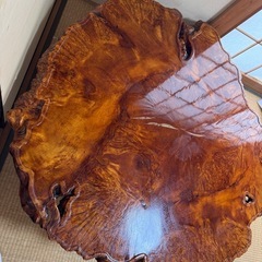 天然木座卓（光沢仕上げ）一枚板の画像