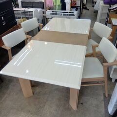 シギヤマ家具　伸縮ダイニングセット　4人掛け　ちょっとシミありの為価格。の画像