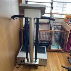 振動マシン　健康器具の画像