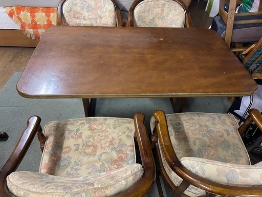 ダイニングテーブル