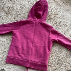 110【裏起毛】 UNIQLO フード付きパーカー　ピンク　パープル　紫の画像