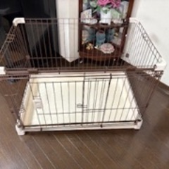 ペットサークルとペット冬用ベッドの画像