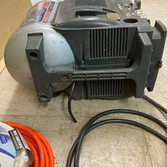 HITACHI 日立 0.8 AIR PUNCH PA600S エアコンプレッサーの画像