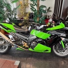 車検たっぷりR9年7月迄Kawasaki Ninjaロング　zx-14ロンスイzx-14r ウォンウォン系・カスタム多数・4連イカリング・迫力の2本出しマフラー・ワイド＆ローZZR1400の画像
