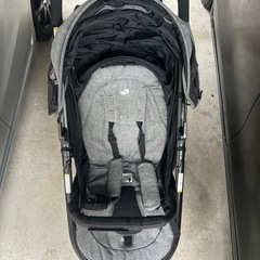 ベビーカー　joie 3輪の画像