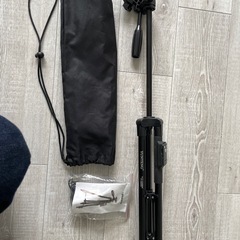 スマホ用三脚＊説明書、リモコン付の画像