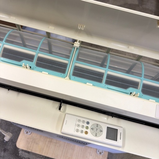 【済】東芝ルームエアコン 2.2kW ①