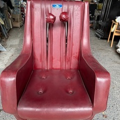 昭和レトロな銭湯にあった椅子の画像