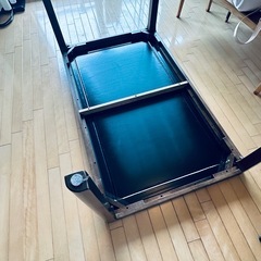 とても綺麗なダイニングテーブルの画像