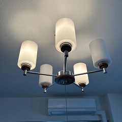 ペンダントランプ　リビング　5灯　LEDの画像