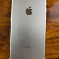 壊れたiPhoneの画像