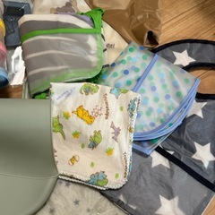 ベビー用品 食器 ミルクストッカー エプロン 離乳食保存容器の画像