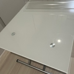 リビングテーブル、ガラステーブル
の画像