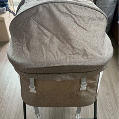 折りたたみベビーベッド
の画像