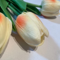 チューリップ造花3本の画像