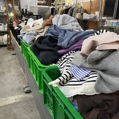 🟥無くなり次第終了！🟥お客様還元セール🟥古着全品1枚100円！掘り出し物必ず見つかります！の画像