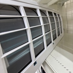 【表示価格より30%OFF・室外機付き】アイリスオーヤマ ルームエアコン IRA-2804R 主に10畳用 2021年製の画像