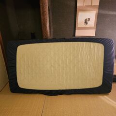シングルサイズのマットレス 2つの画像