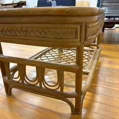 テーブル（ラタン）の画像