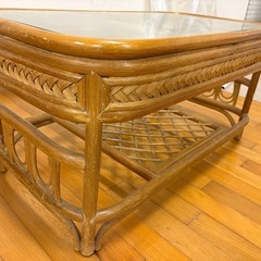 テーブル（ラタン）の画像