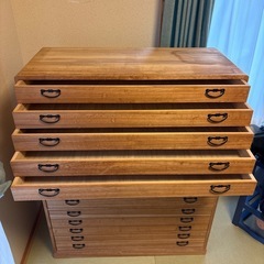 着物収納　桐箪笥　アンティーク家具の画像