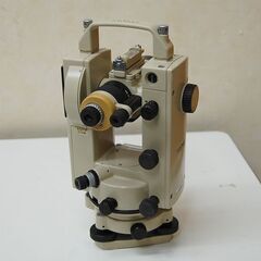 ジャンク扱い PENTAX セオドライト TH-20DC ケース付き 測量機器 通電・ディスプレイ表記確認済み ペンタックス 札幌市 清田区 平岡の画像