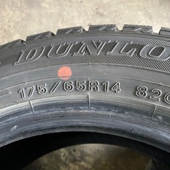 DL ウインターマックス2 175/65R14 1本だけ新しいバリ目4本　コンパクトカー等にの画像
