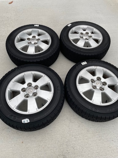 TOYO  スタッドレス４本ホイール付き