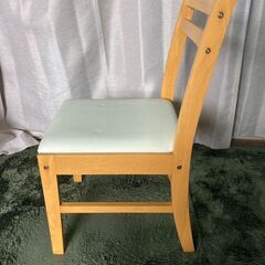 ★先着5名様★ 木製の椅子1脚　デザインは異なります。の画像