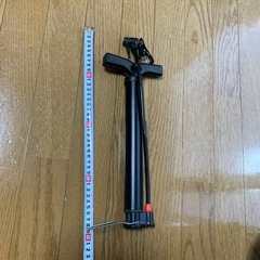 シマノ製変速機と小型空気入れ
の画像