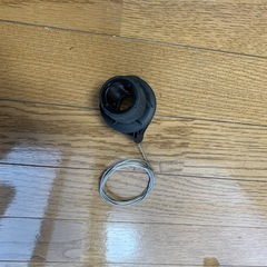 シマノ製変速機と小型空気入れ
の画像