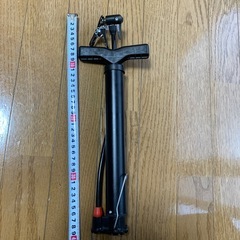シマノ製変速機と小型空気入れ
の画像