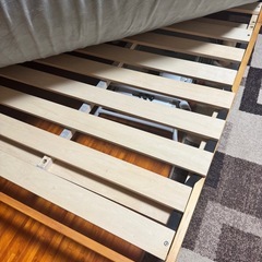 ベッドフレームの画像