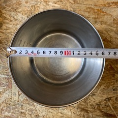 C(7641) ステンレス 丸型キッチンポット 目盛付き 2個セット 業務用 厨房用 飲食店 店舗用 キッチン用品 厨房用品 調理器具 中古の画像