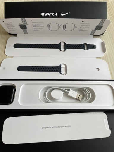Apple Watch se Nike 44mm スペースグレイ