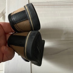 バーバリーキッズスニーカーの画像