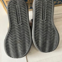 バーバリーキッズスニーカーの画像