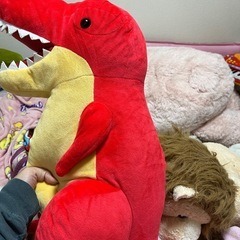 恐竜のぬいぐるみの画像