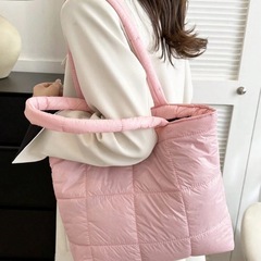 【新品】キルティングトートバッグの画像