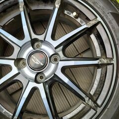 スタッドレスタイヤ ＋ アルミホイールの４組セットの画像